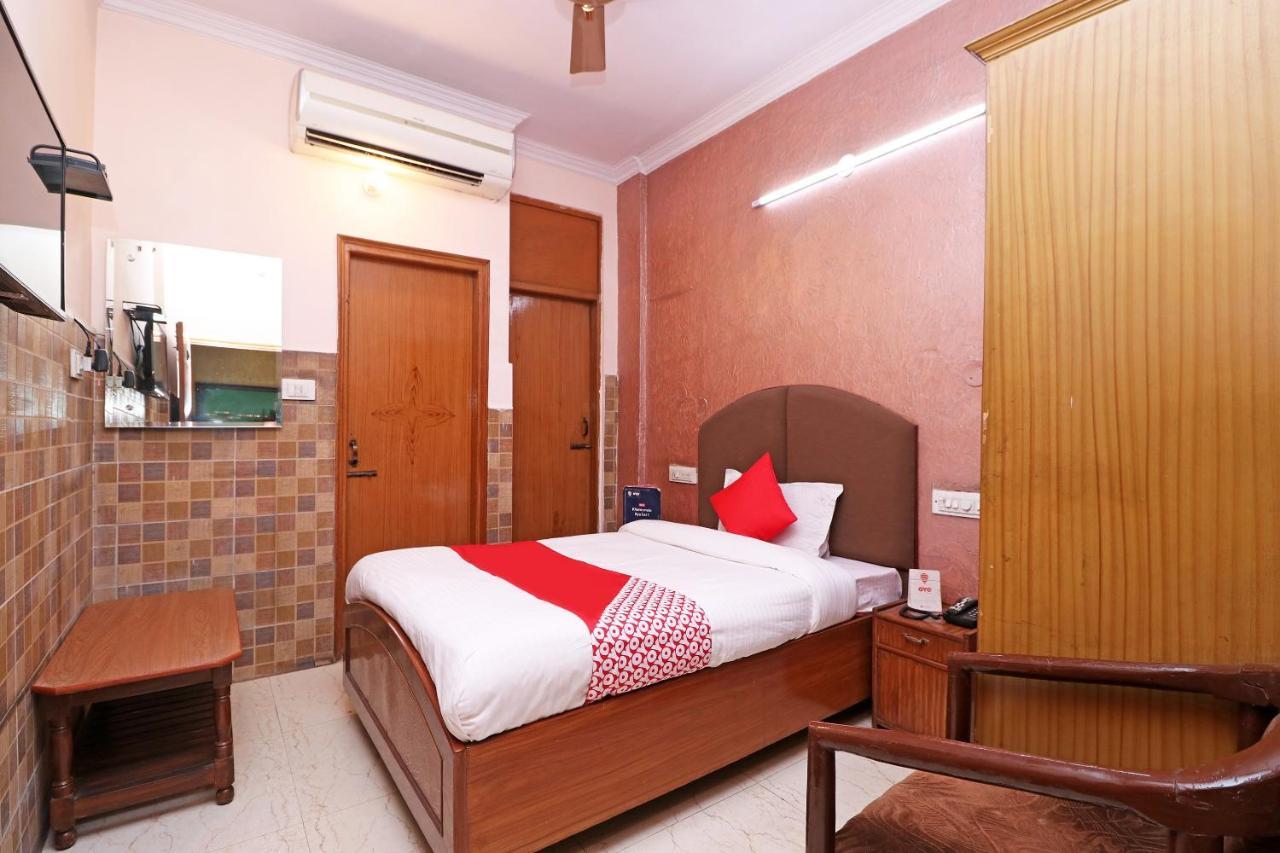 Oyo 29304 Hotel Pooja Yamunānagar Eksteriør bilde